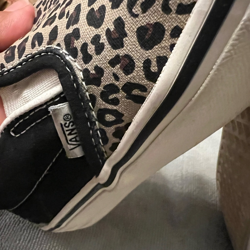 Vans Leopard Pattern Slip-On Shoes - Picture 9 of 12